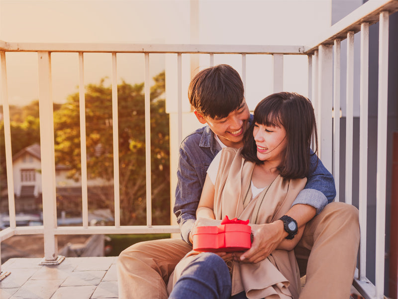 Valentine's Day Tech Gifts for the Gadget Enthusiast