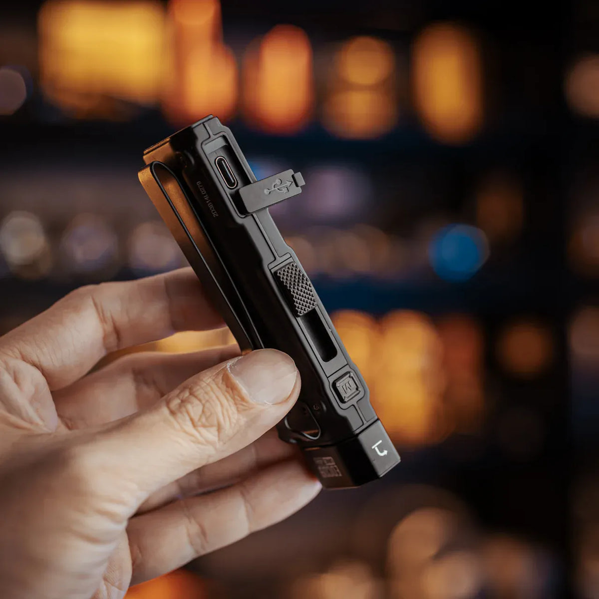 Nitecore EDC09 1600 Lumens L Angle Rechargeable Torchlight