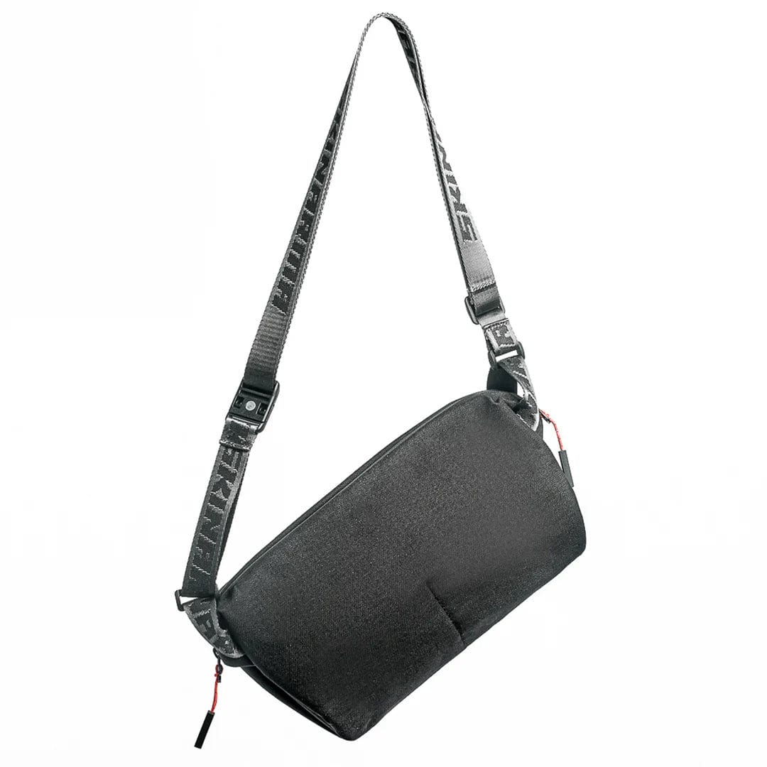 Skinarma Fardel Crossbody Bag