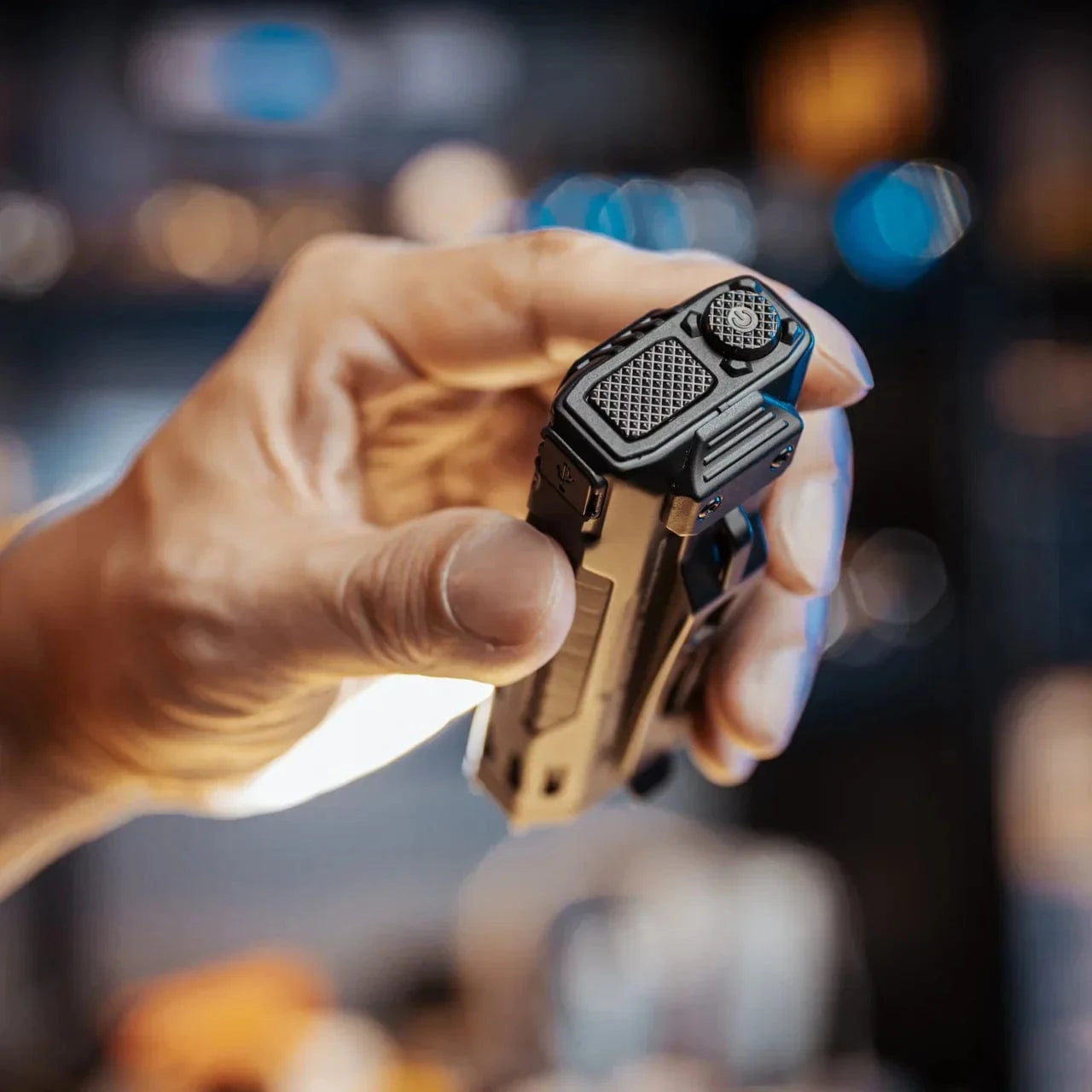 Nitecore EDC37 8000 lumens Rechargeable Touch Light