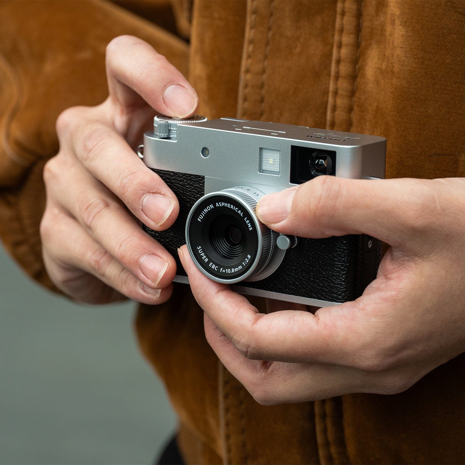 FUJIFILM X-HF1 X-Half Premium Compact Digital Camera