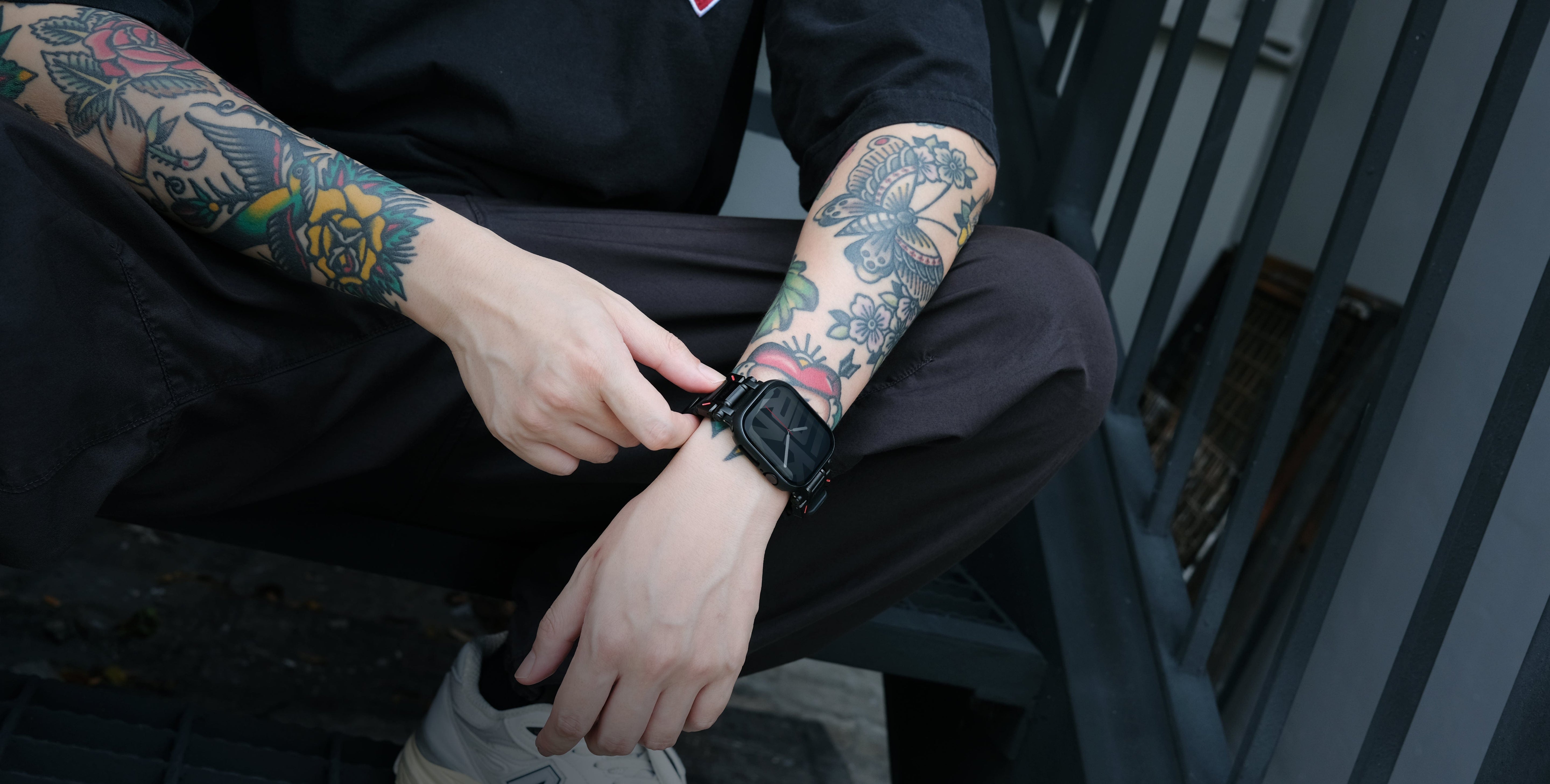 Skinarma GADO Apple Watch Case