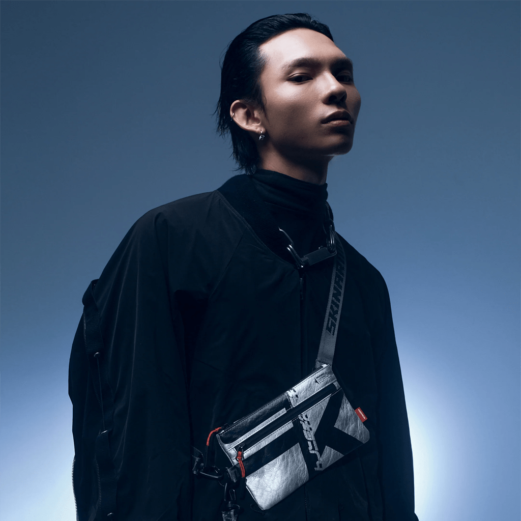 Skinarma Comet Clutch Wristlet/Crossbody Bag