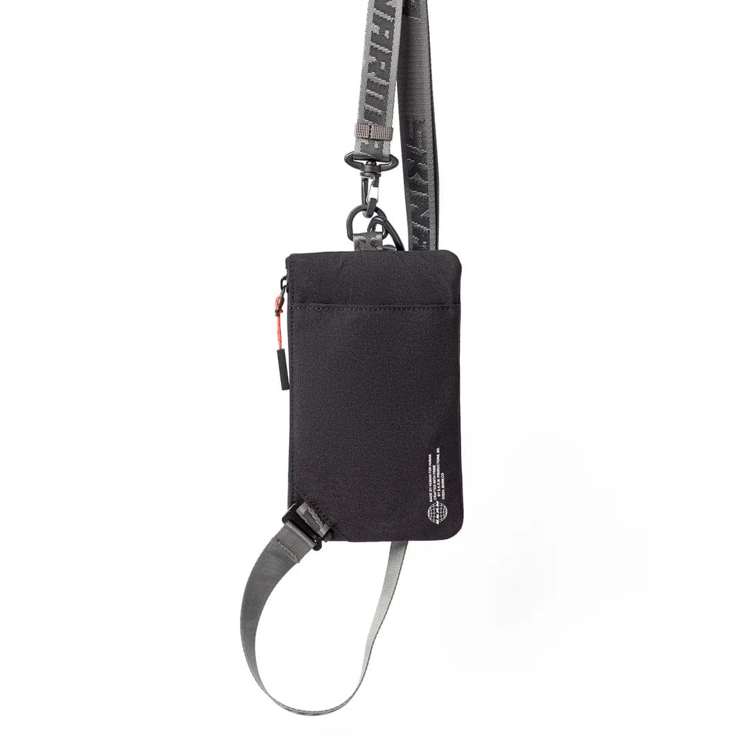 Skinarma Fardel Clutch Bag