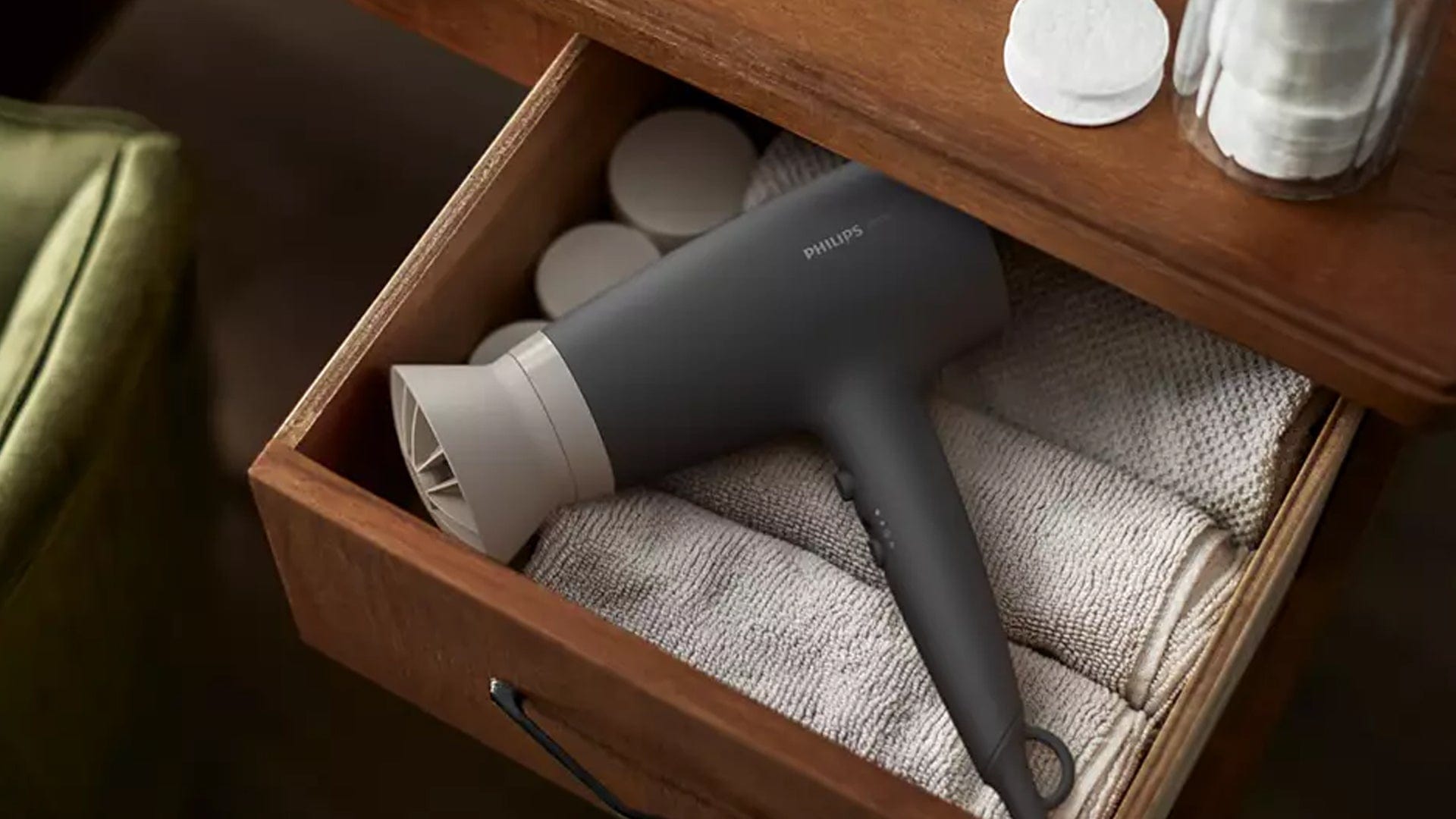 Philips BHD351/13 3000 Series AirFlower ThermoProtect Hair Dryer