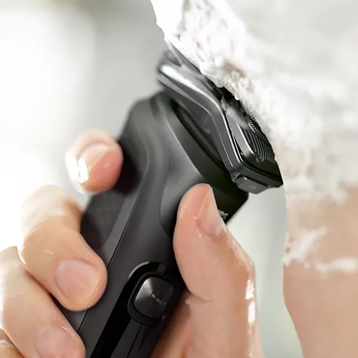 Philips S5582/20 Shaver Series 5000 Wet & Dry Electric Shaver with SkinIQ Technology