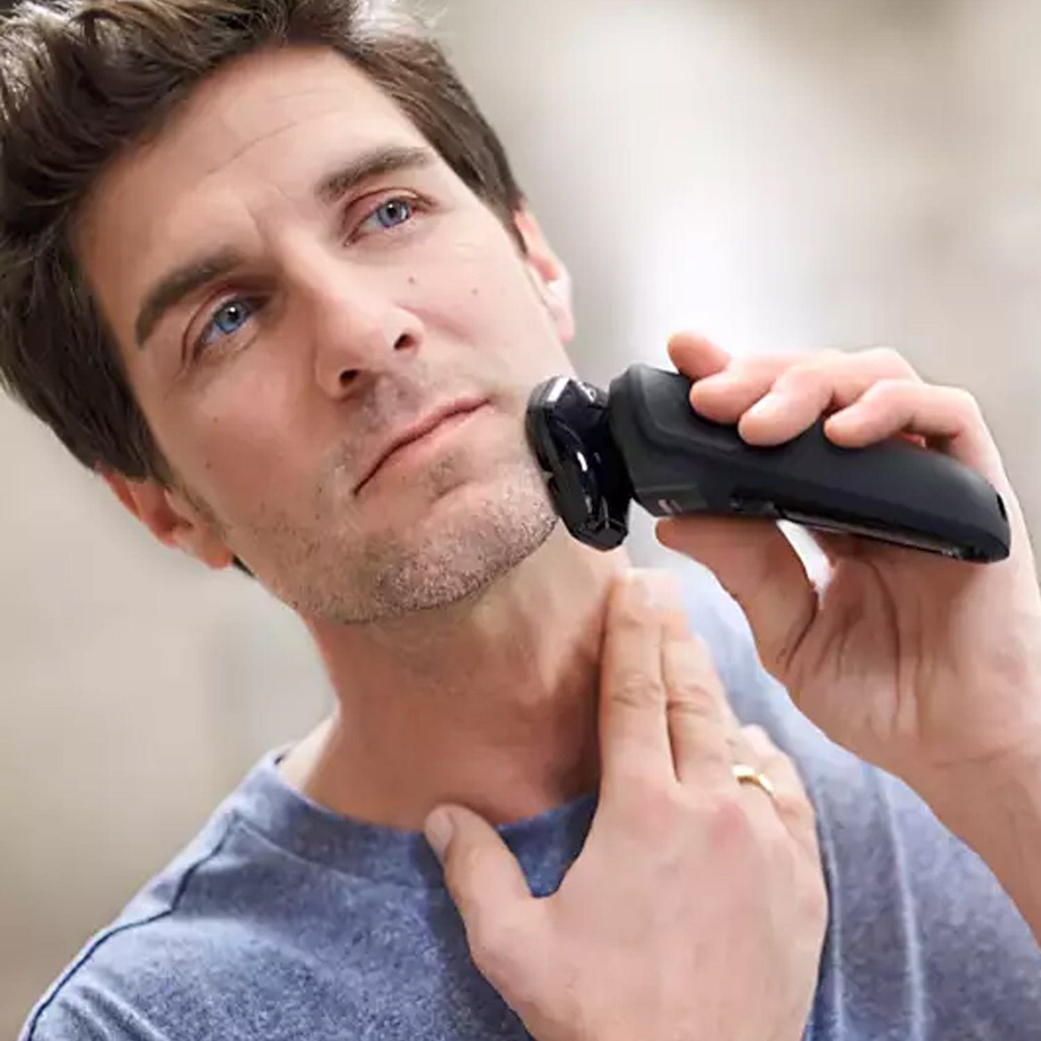 Philips S5582/20 Shaver Series 5000 Wet & Dry Electric Shaver with SkinIQ Technology