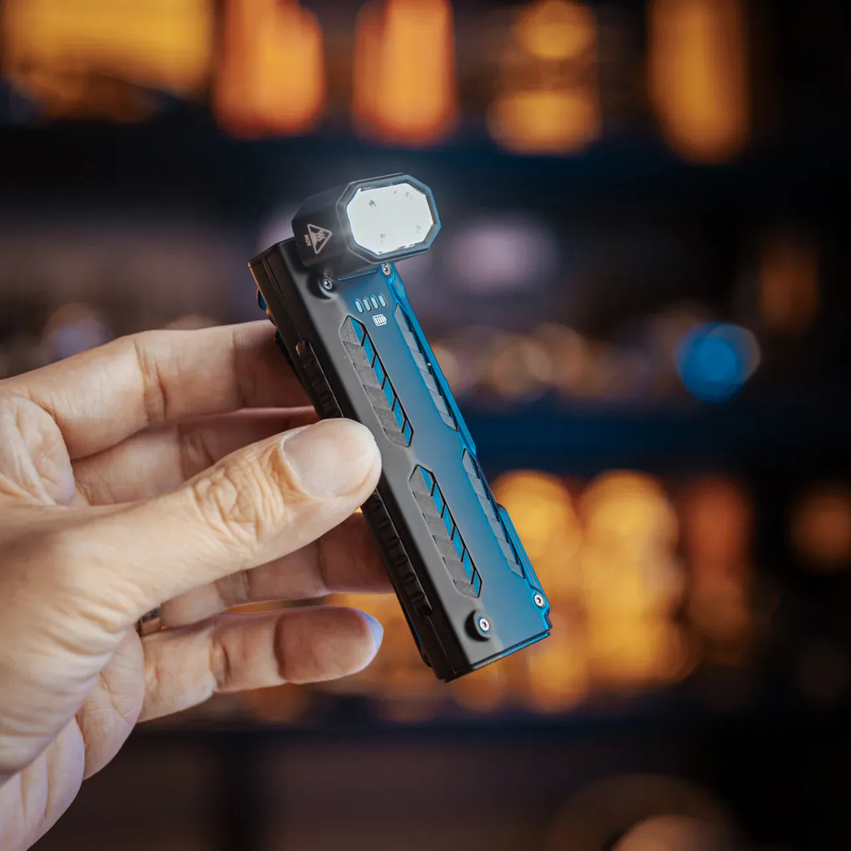 Nitecore EDC09 1600 Lumens L Angle Rechargeable Torchlight