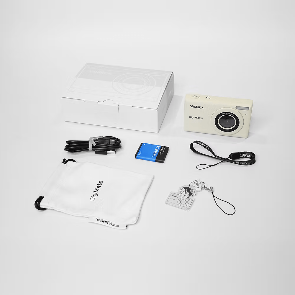 Yashica Digimate 100 Compact Digital Camera