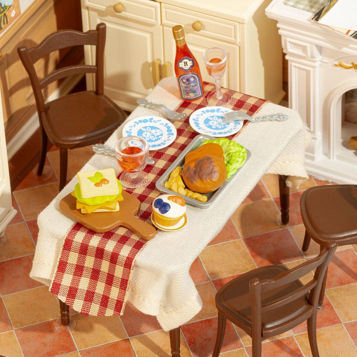 Rolife Warm Dining Room Super Creator Miniature House DW015B