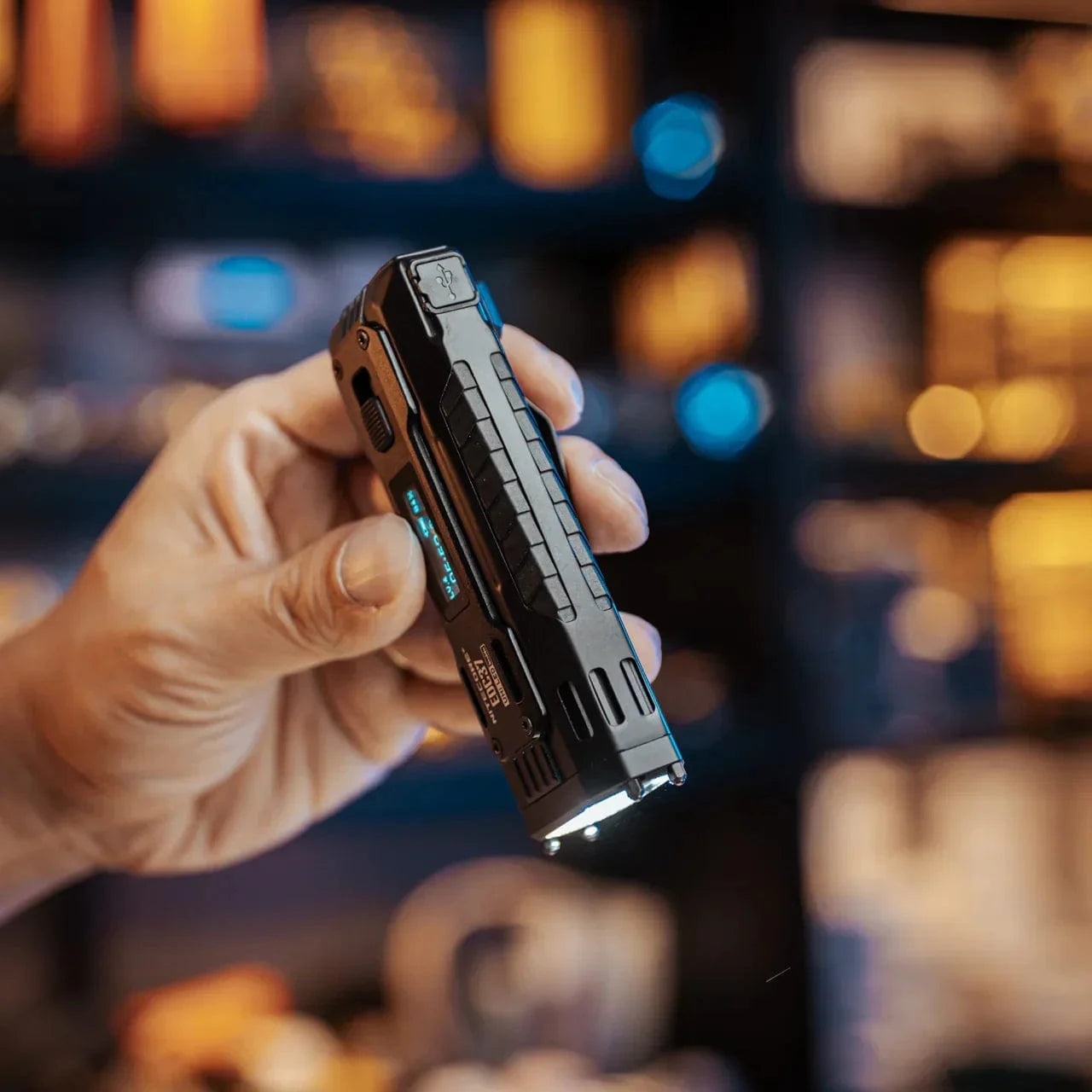 Nitecore EDC37 8000 lumens Rechargeable Touch Light