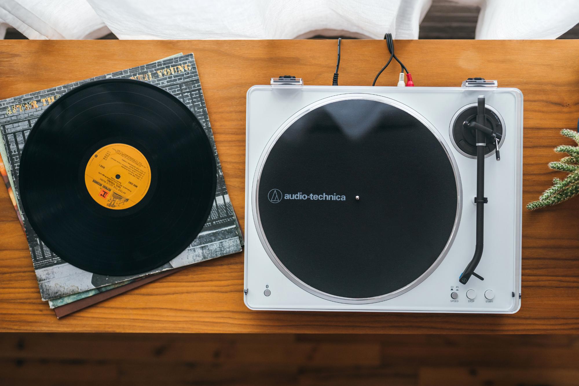 Audio-Technica LP70XBT Fully Automatic Wireless Belt-Drive Turntable