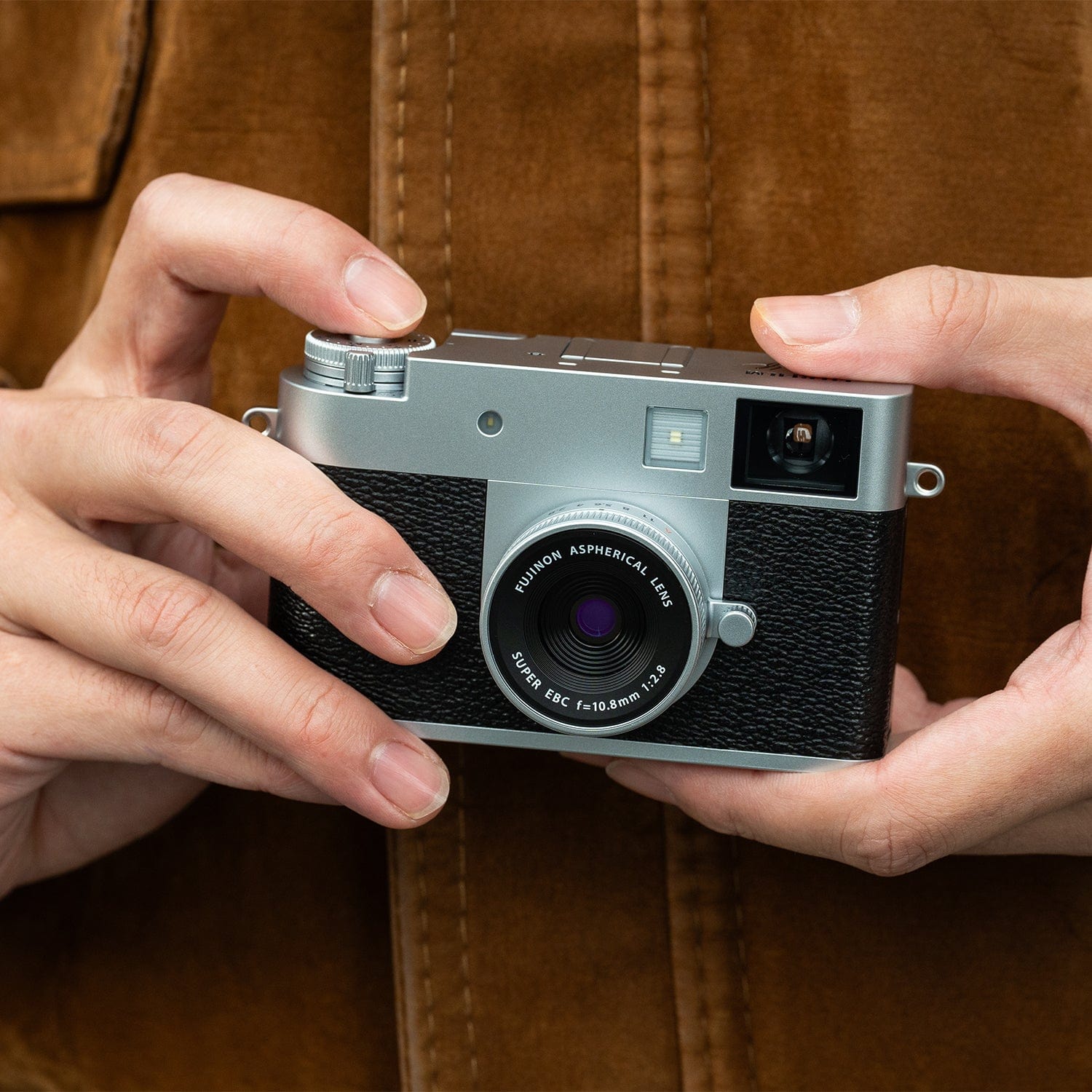 FUJIFILM X-HF1 X-Half Premium Compact Digital Camera