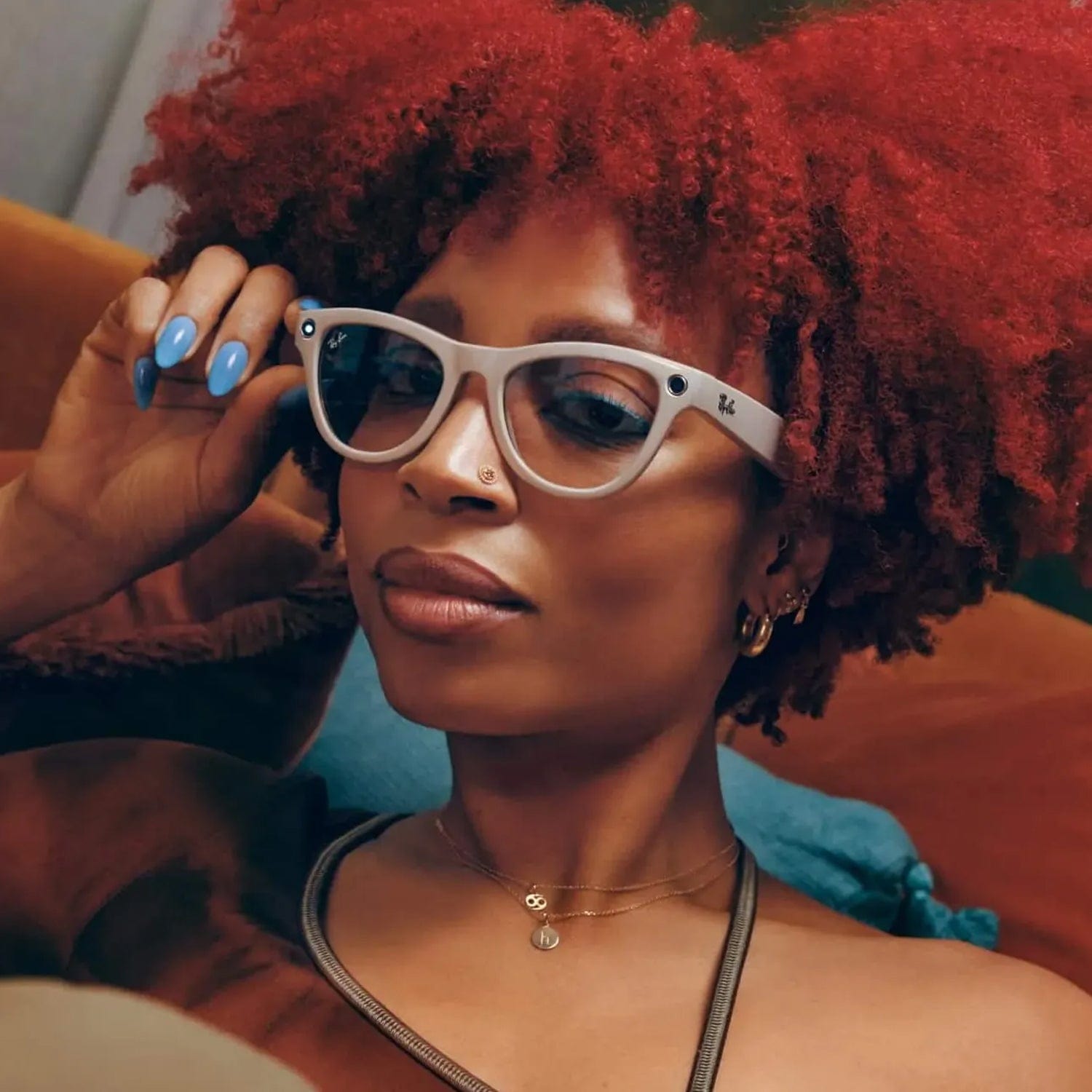 Ray-ban Meta Skyler Smart Glasses | Shiny Chalky Gray Frame with Gradient Cinnamon Pink Lens