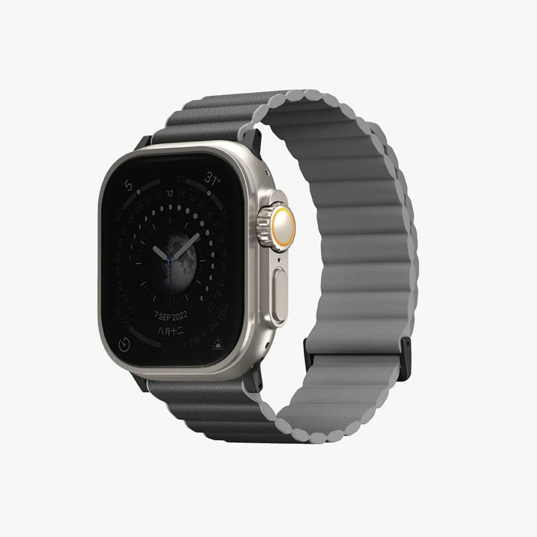 UNIQ Revix Premium Leather Reversible Magnetic Apple Watch Strap (41mm / 45mm)