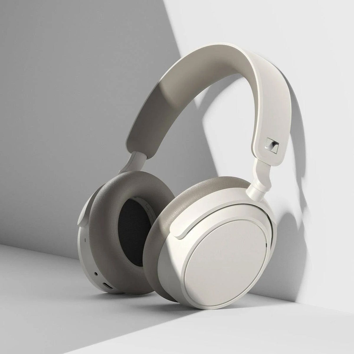 Sennheiser Accentum Plus Wireless Headphones