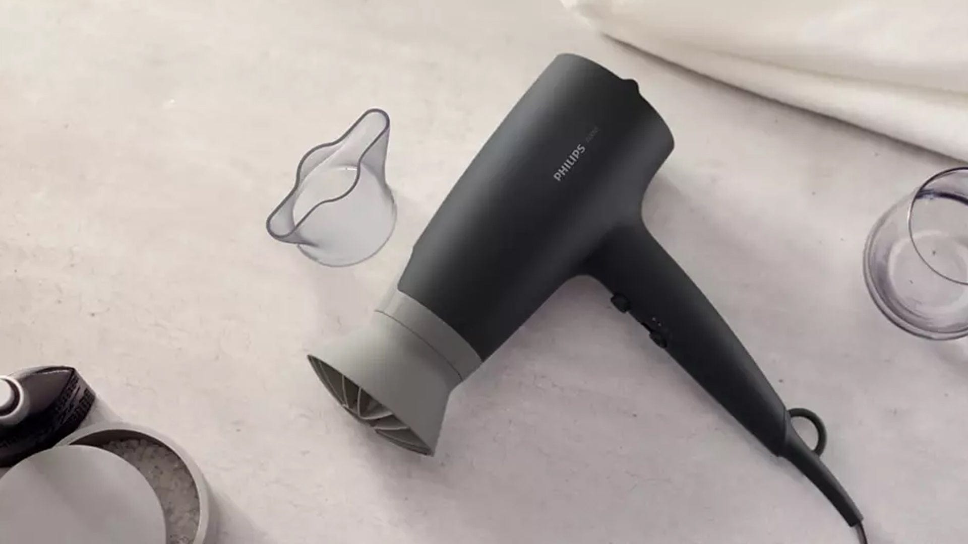 Philips BHD351/13 3000 Series AirFlower ThermoProtect Hair Dryer
