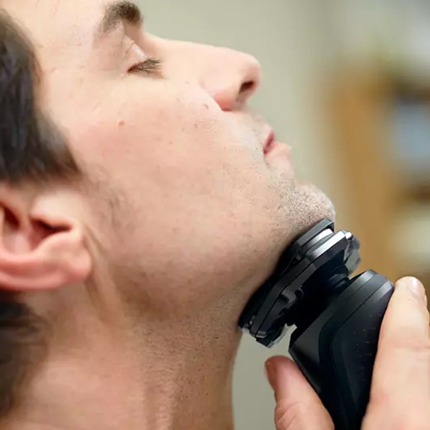 Philips S5582/20 Shaver Series 5000 Wet & Dry Electric Shaver with SkinIQ Technology